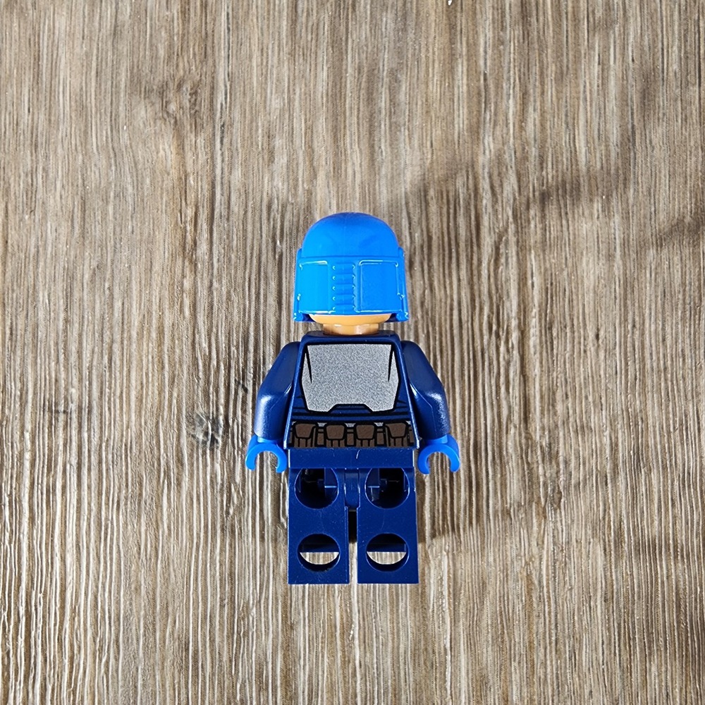 LEGO Star Wars Mandalorian Fleet Commander sw1255 Blue Helmet Armor Minifigure - Picture 3 of 6